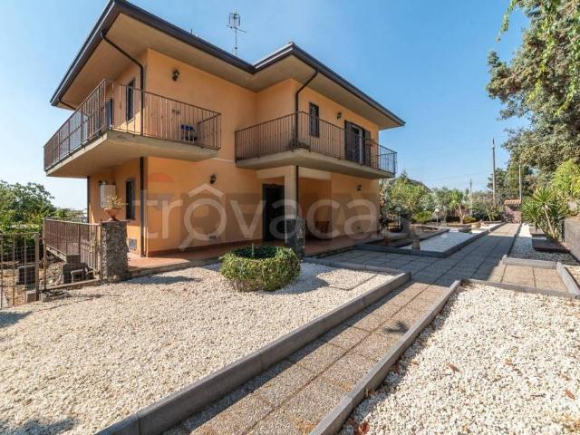 Vendesi villa singola a Mascalucia