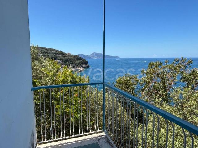 Vendesi villa singola a Massa Lubrense via Vincenzo Maggio, 1