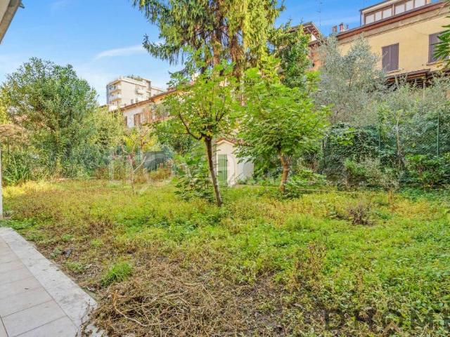 Vendesi villa singola a Milano, Porta Vittoria