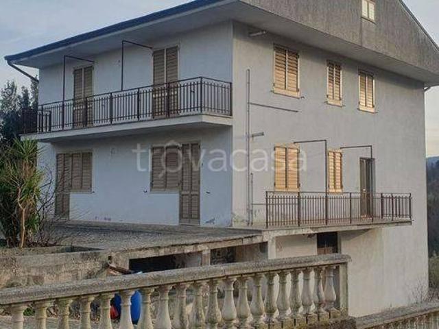 Vendesi villa singola a Montaquila via Carpinete