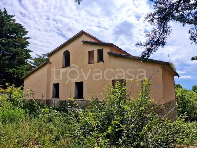 Vendesi villa singola a Montecchio via cucicchi