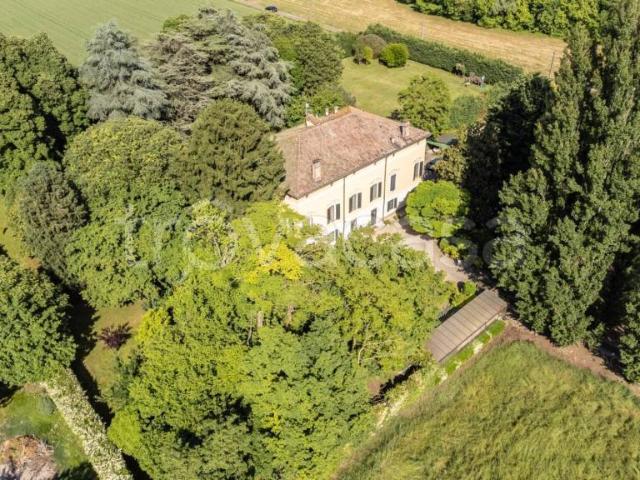 Vendesi villa singola a Modena strada Barchetta, Madonnina Tre Olmi