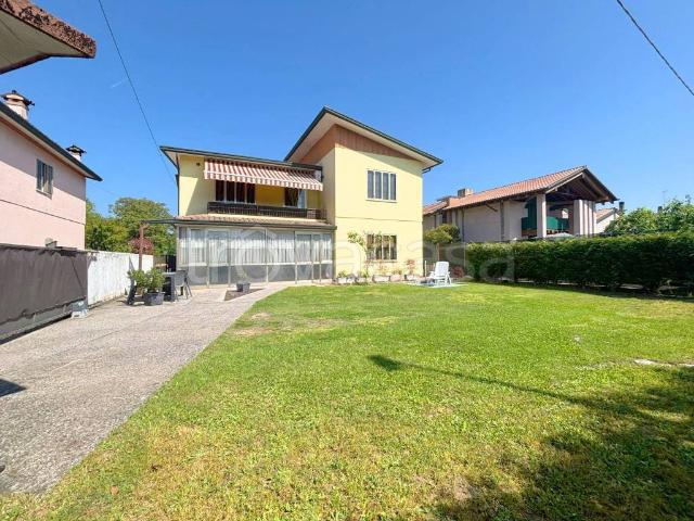 Vendesi villa singola a Morgano via Venezia, 1, Badoere