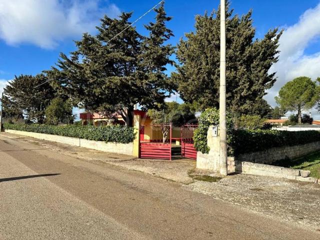 Vendesi villa singola a Mottola