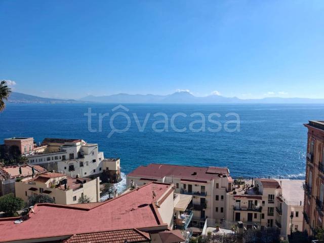 Vendesi villa singola a Napoli, Posillipo