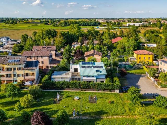 Vendesi villa singola a Nonantola via Grazia Deledda