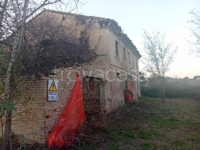 Vendesi villa singola a Osimo Stazione, Osimo
