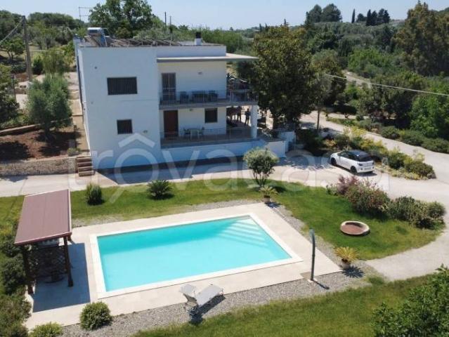 Vendesi villa singola a Ostuni