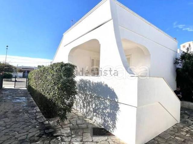 Vendesi villa singola a Ostuni