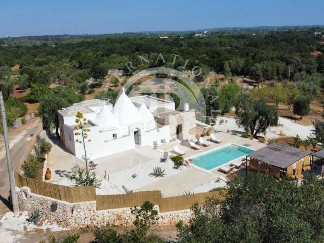 Vendesi villa singola a Ostuni