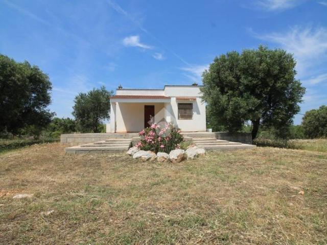 Vendesi villa singola a Ostuni