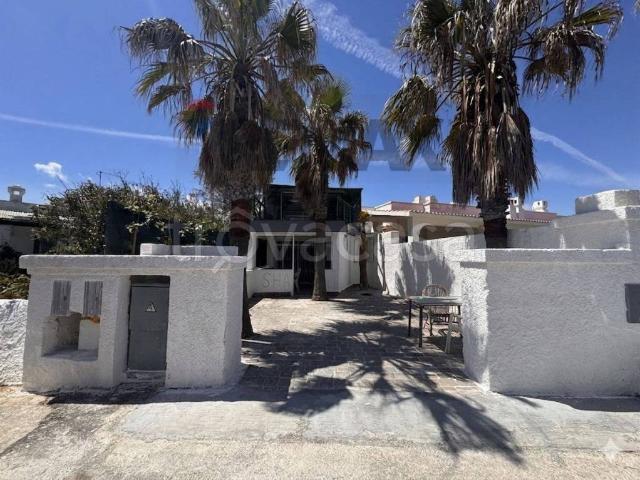 Vendesi villa singola a Ostuni