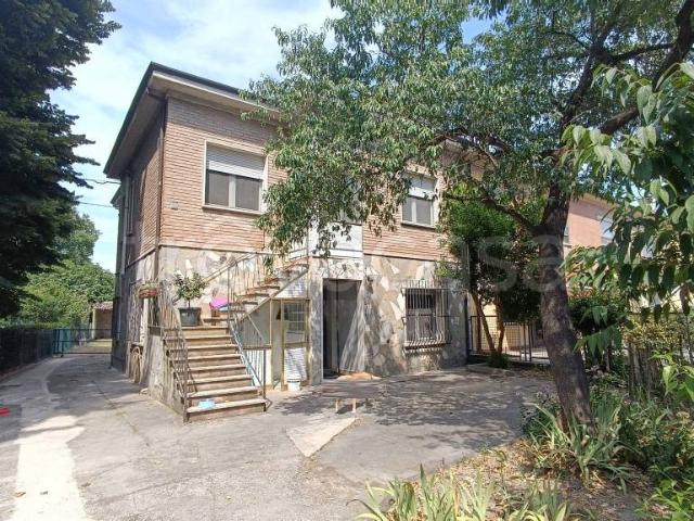 Vendesi villa singola a Ostellato via Ferrara, 228, Rovereto