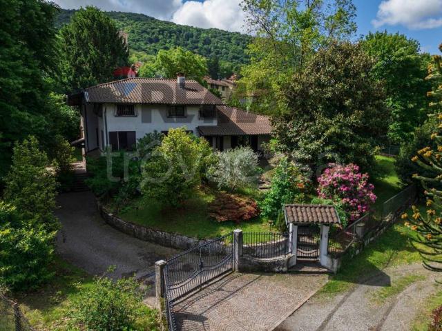 Vendesi villa singola a Orino via giuseppe garibaldi, 9