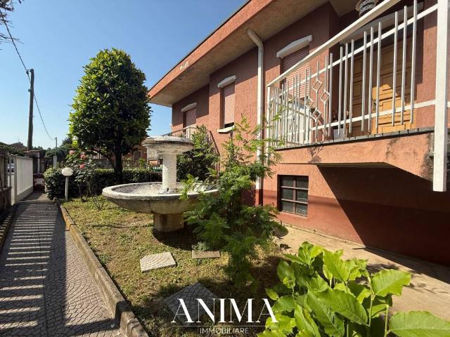 Vendesi villa singola a Paderno Dugnano via Orlando di Lasso, 2
