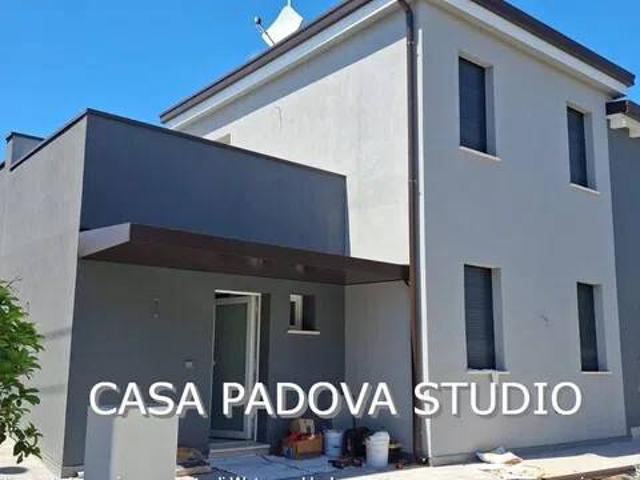 Vendesi villa singola a Padova, Portello Ospedali