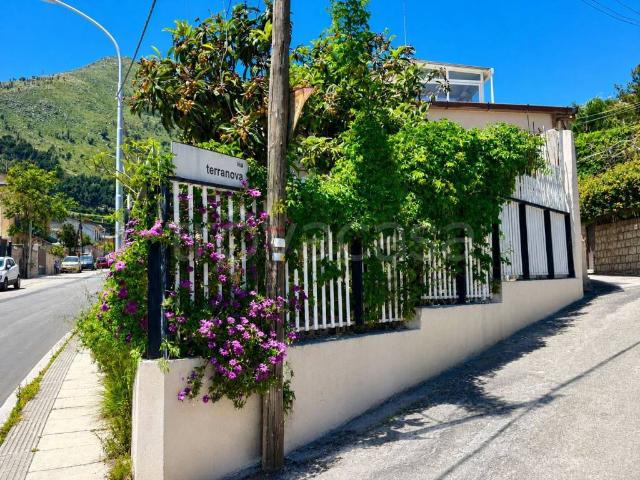 Vendesi villa singola a Palermo via alla Falconara, 86, Boccadifalco Baida