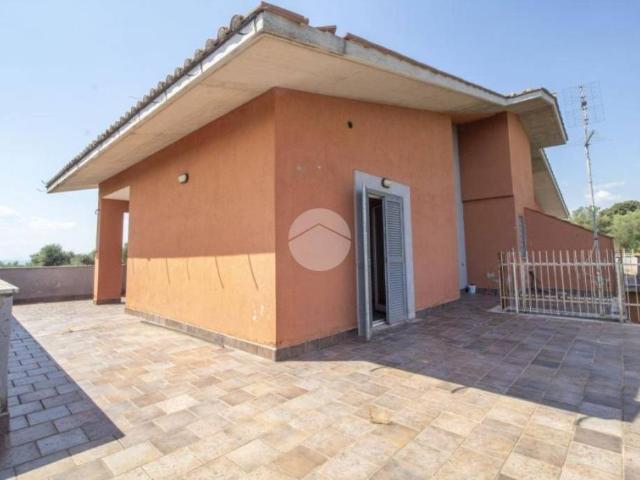 Vendesi villa singola a Palombara Sabina