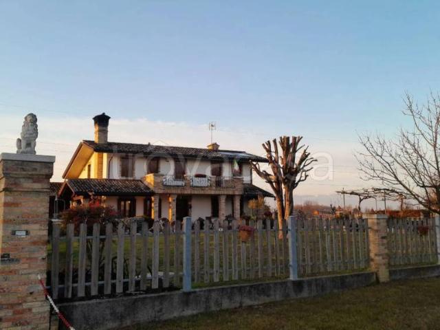 Vendesi villa singola a Pasiano di Pordenone