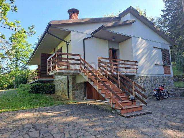 Vendesi villa singola a Pelago, Paterno