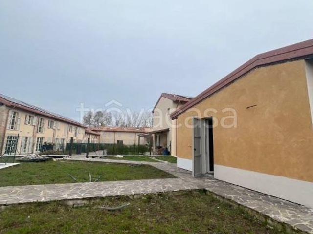 Vendesi villa singola a Piacenza via Aride Breviglieri, Vallera
