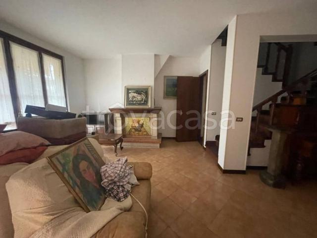 Vendesi villa singola a Piacenza via Marzioli, Besurica