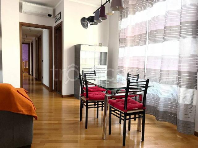 Vendesi villa singola a Piacenza, Peep, Farnesiana