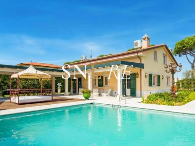 Vendesi villa singola a Pietrasanta via Vaiana