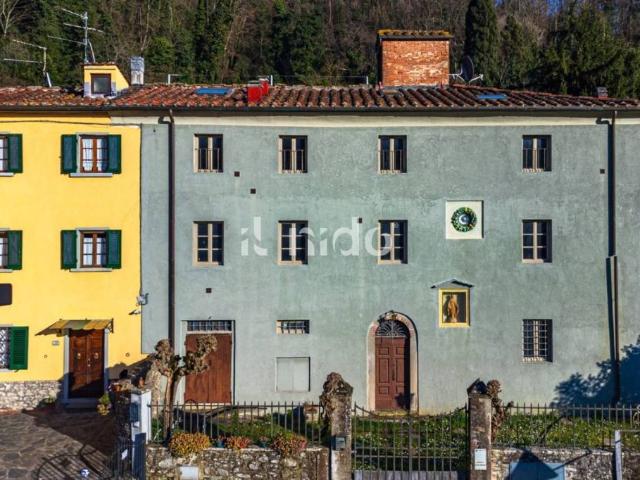 Vendesi villa singola a Pistoia, Saturnana Le Grazie