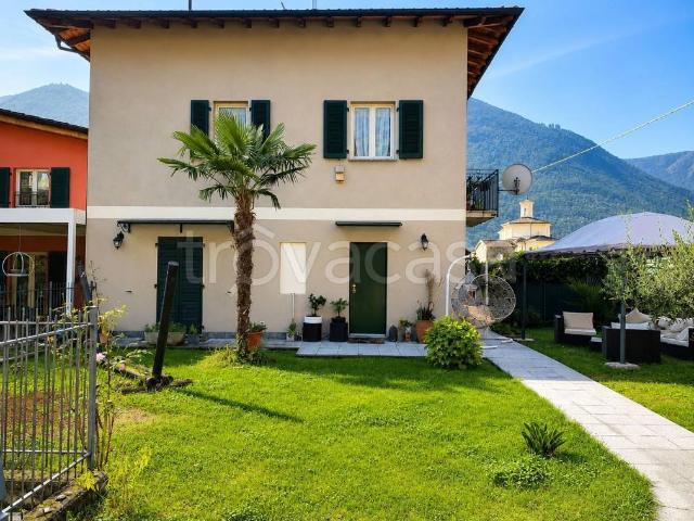 Vendesi villa singola a Porlezza via Ceresio