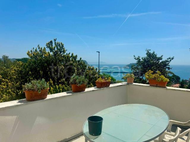 Vendesi villa singola a Pozzuoli via San Gennaro Agnano
