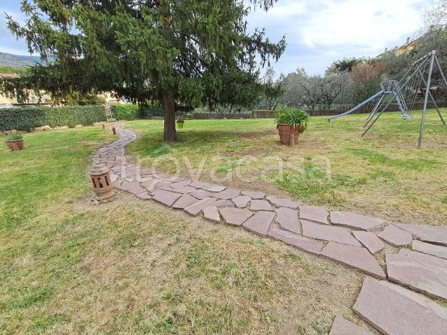 Vendesi villa bifamiliare a Prato via del Poggiolo, Figline