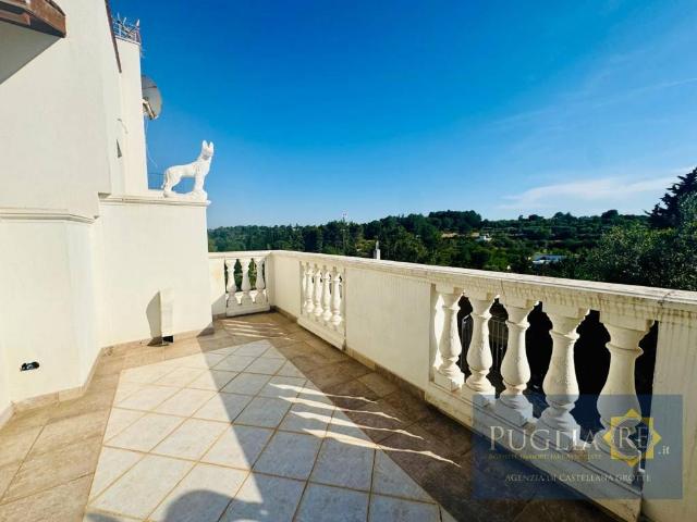 Vendesi villa singola a Putignano