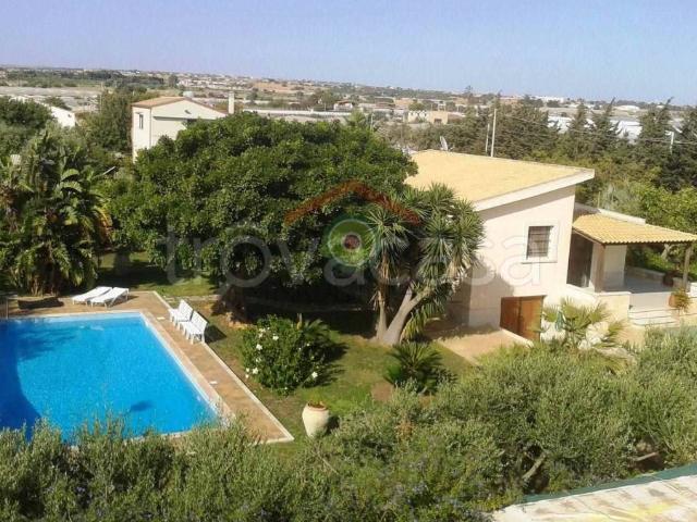 Vendesi villa singola a Ragusa, Contrade di Marina di Ragusa