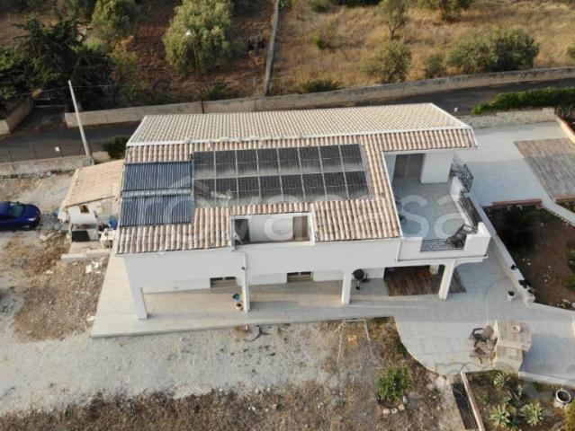 Vendesi villa singola a Ragusa, Contrade di Marina di Ragusa