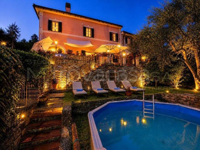 Vendesi villa singola a Rapallo, San Martino Di Noceto