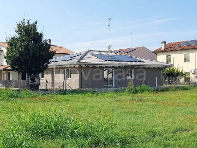 Vendesi villa singola a Ravenna, Mezzano Borgo Masotti