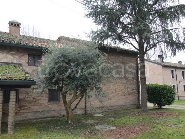 Vendesi villa singola a Ravenna, Piangipane Santerno