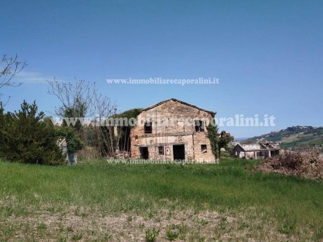Vendesi villa singola a Recanati