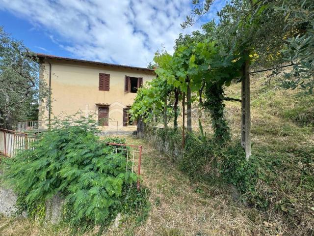 Vendesi villa singola a Reggello, San Donato Fronzano