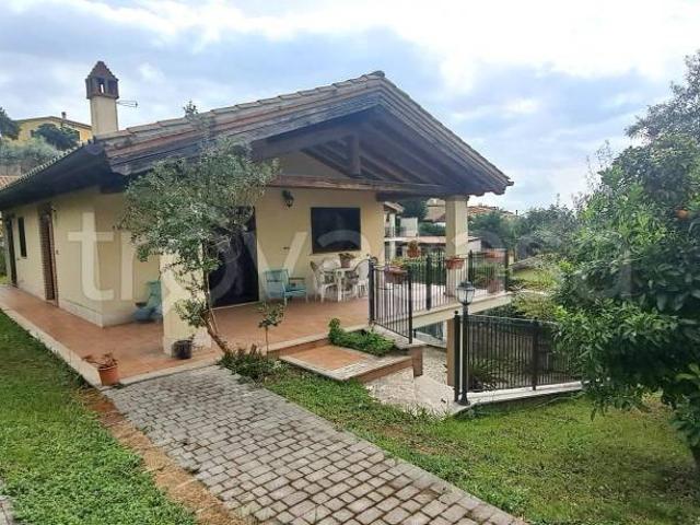 Vendesi villa singola a Riano via Valle di Ponte Sodo
