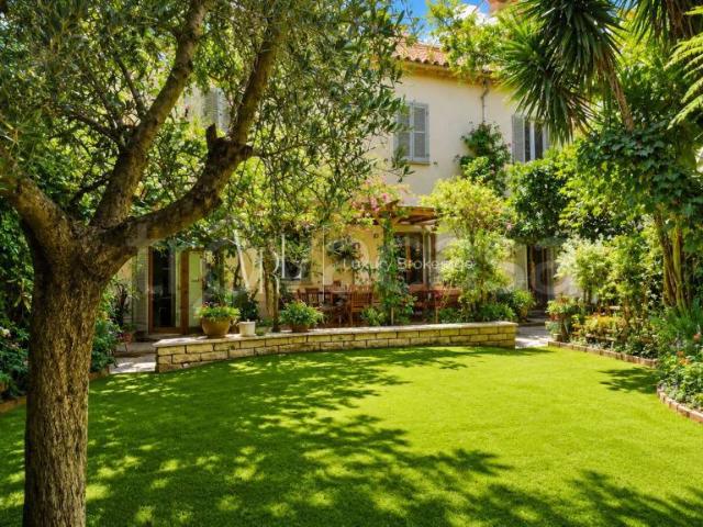 Vendesi villa singola a Roma, San Giovanni