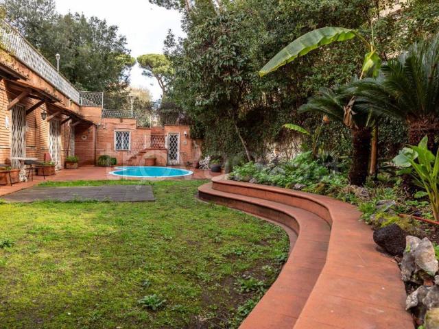 Vendesi villa singola a Roma viale Di Villa Grazioli, Pinciano Villa Ada