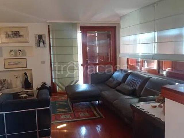 Vendesi villa singola a Ronchis via Colautto