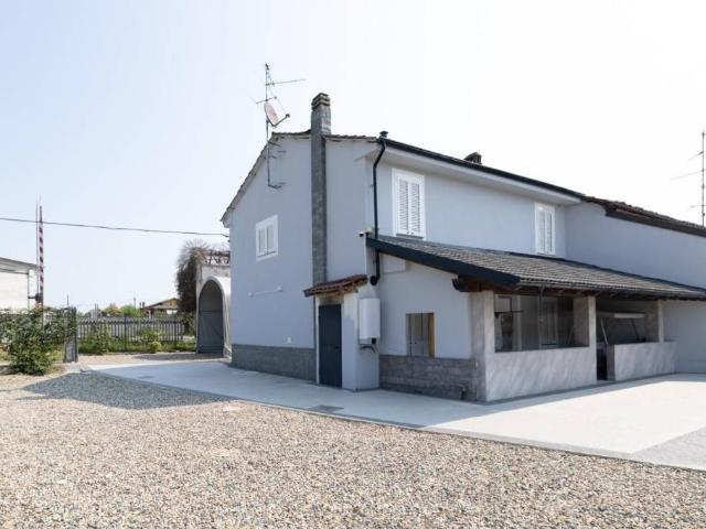 Vendesi villa singola a Robbio
