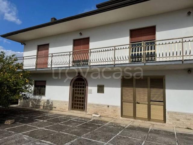 Vendesi villa singola a Rocca d'Evandro