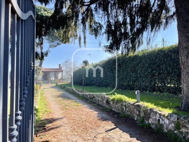 Vendesi villa singola a Rocca Priora via San Cesareo, Colle Di Fuori