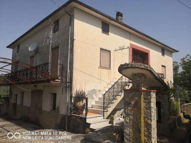 Vendesi villa singola a Roccadaspide