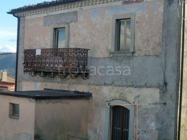 Vendesi villa singola a Rocchetta a Volturno via Annunziata