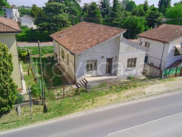 Vendesi villa singola a Rodigo strada Francesca Est, 43